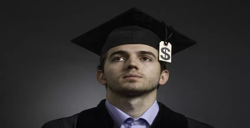 The 5 Financial Aid Myths Students Believe header